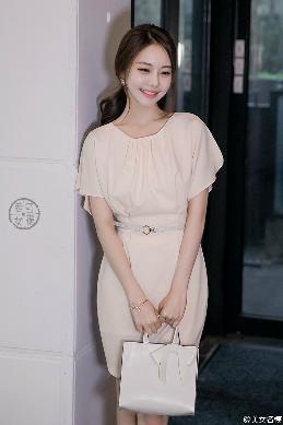 日本适合十八岁以上的护肤品红桃