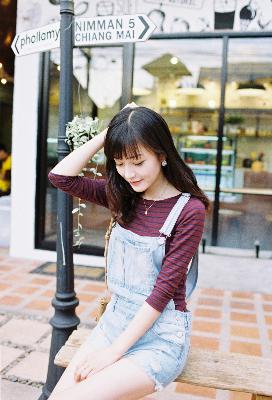 老婆出差闺蜜来家住几天