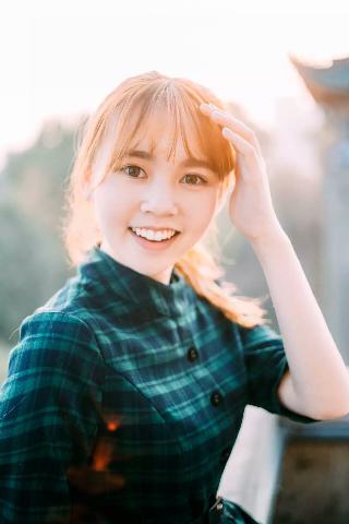 他的巨物撑开她的花缝的导演是谁